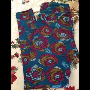 Lularoe Disney Roses Leggings OS